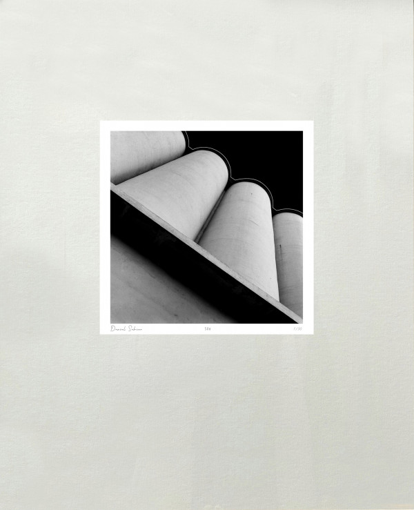 TIRAGE ORIGINAL 18X18 CM SIGNÉ, NUMÉROTÉ AVEC CERTIFICAT Montage sous Passe partout 30x40  Tirage original Fine Art signé - Digigraphie Édition d'Art originale limitée Exemplaire unique signé et numéroté sous la photographie Tamponné, signé et numéroté ég